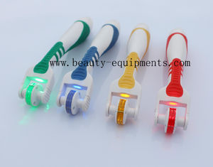 中国 540 本の針の Derma の圧延システム青/赤く/黄色/緑 LED ライトが付いているマイクロ針のローラー サプライヤー