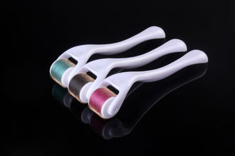中国 Microneedle LED Derma の圧延システム、アクネの傷の取り外しの脱毛症の処置 サプライヤー
